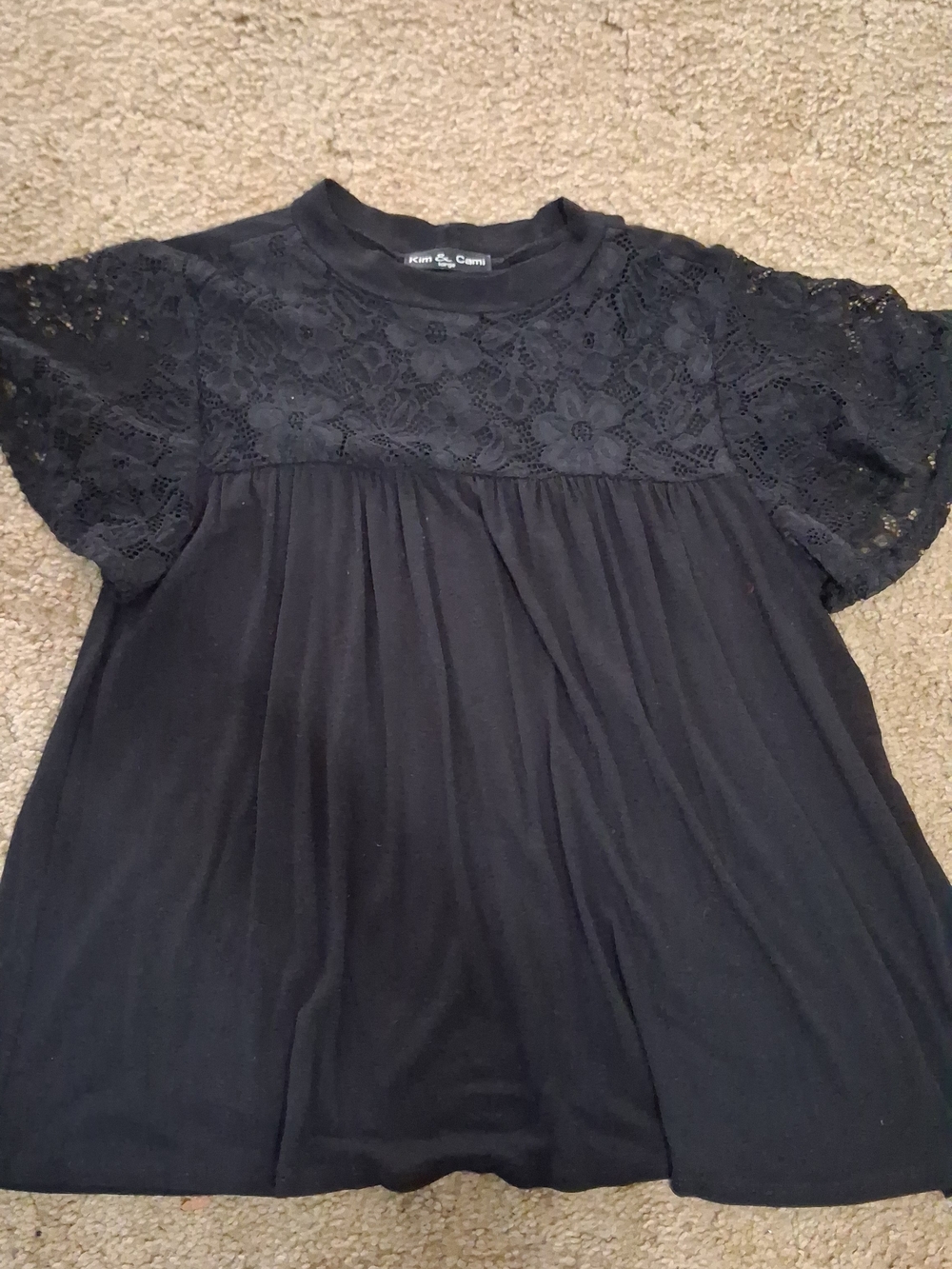 Kim & Cami Black Lace Yoke Short Sleeve Top
